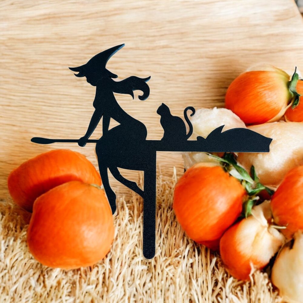 Witch on Broom Door Décor