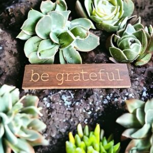Be Grateful Typewriter Design Distressed